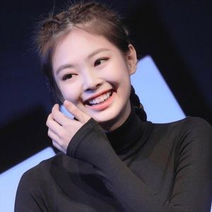 Meet your Posher, Lena